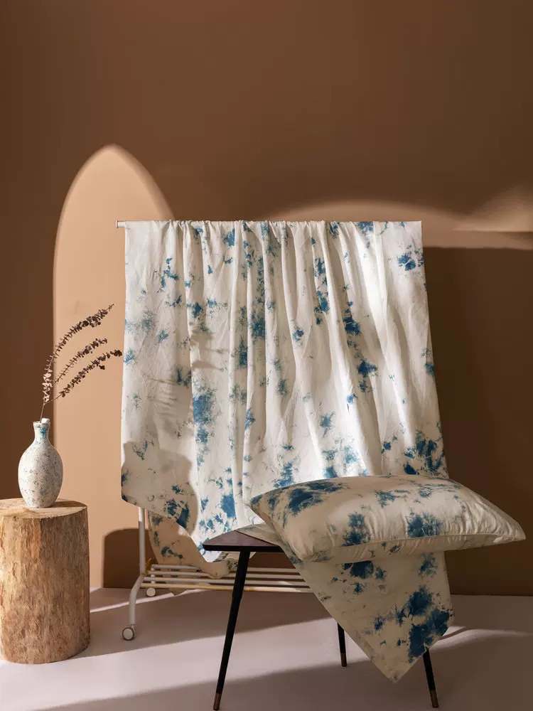 Handmade indigo plant cloud dyeing cotton and linen four-piece set in 100% grade 6a mulberry silk with hand-rolled edges