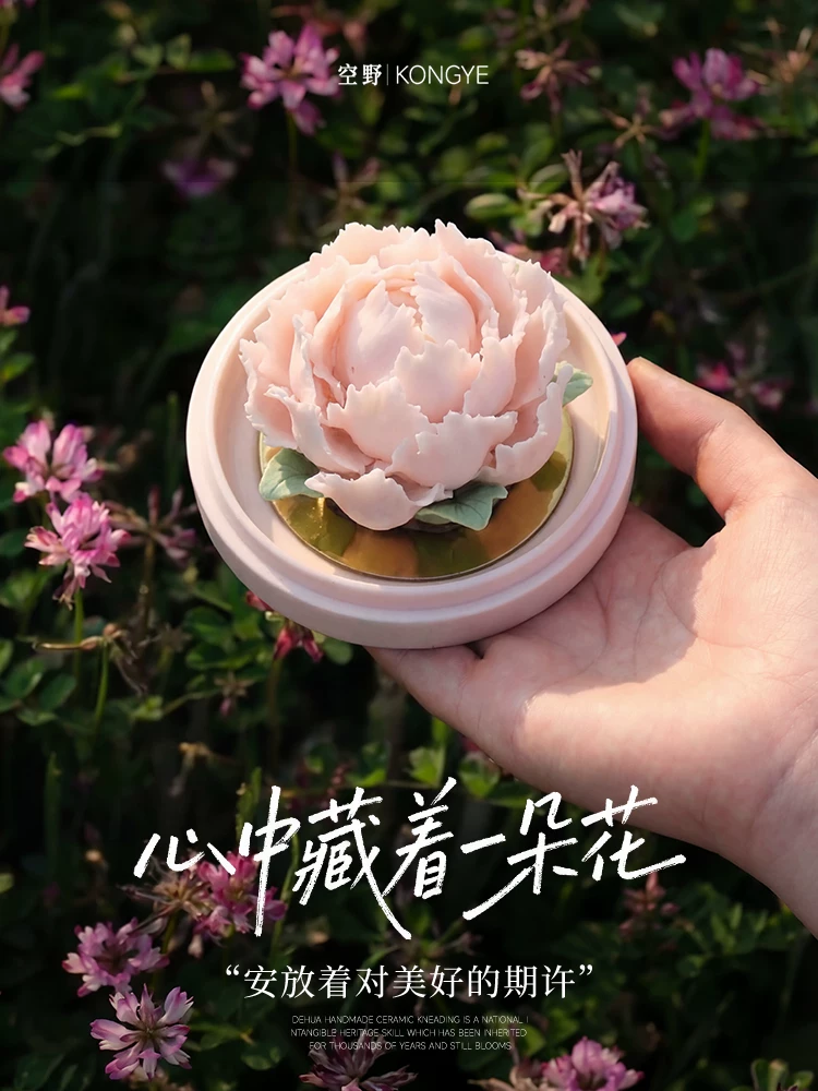 Porcelain flower diffuser stone