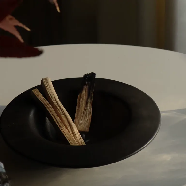 Sage and lavender smudge stick for a calming and fragrant Zen ritual.