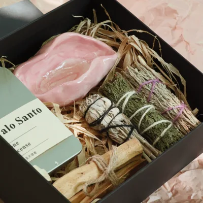 Pink vessel aromatherapy set