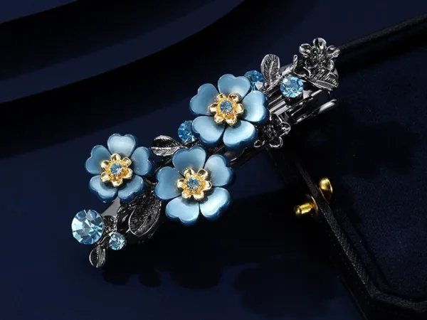 Di Huan hairpin side view with handcrafted details