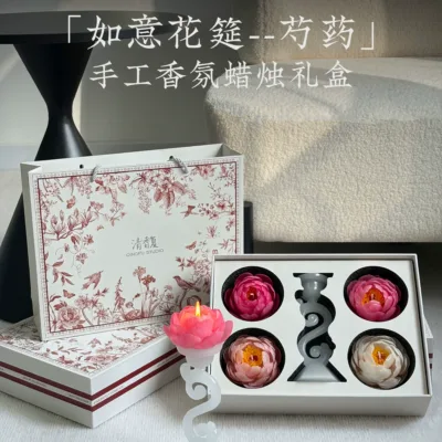 Sunset coral hand-pinched flowers scented candle gift box