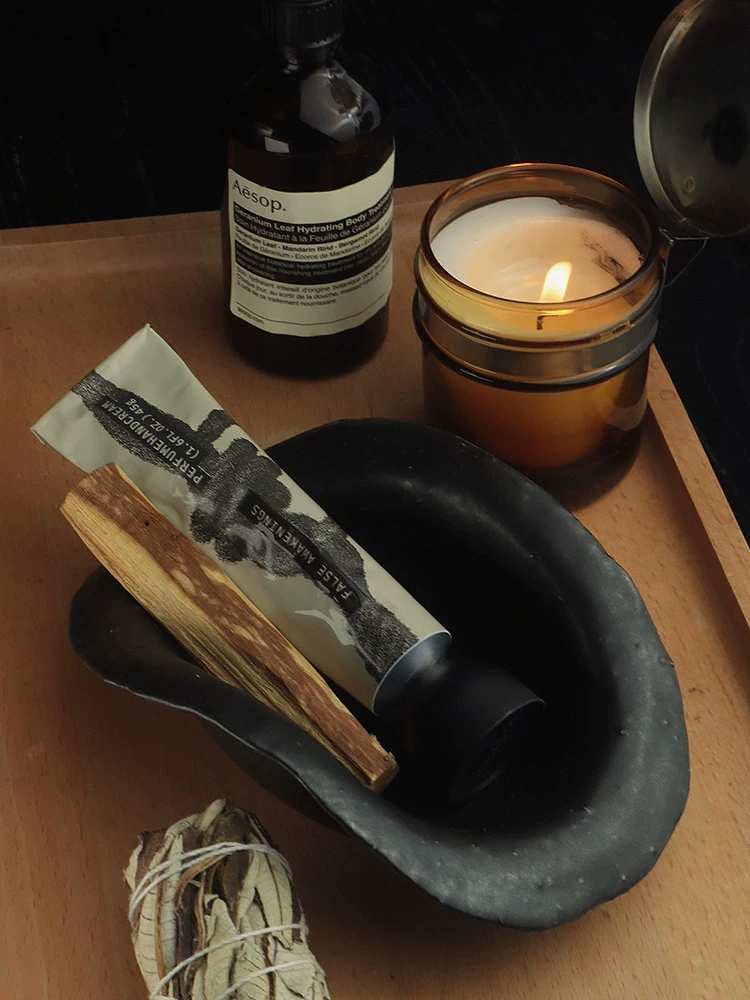 Black dumpling sage ceramic gift box