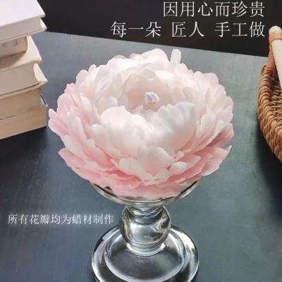 Artisan Peony Sculpted Scented Candle Gift Set in creamy white — craftsmanship close-up