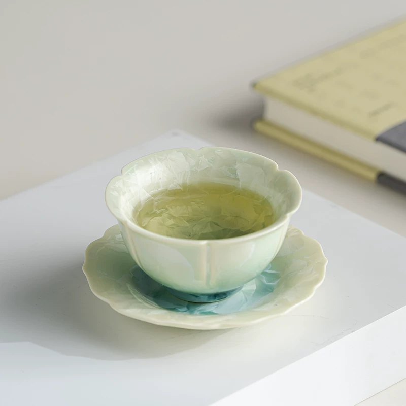 Green and yellow gradient crystal glaze teacup