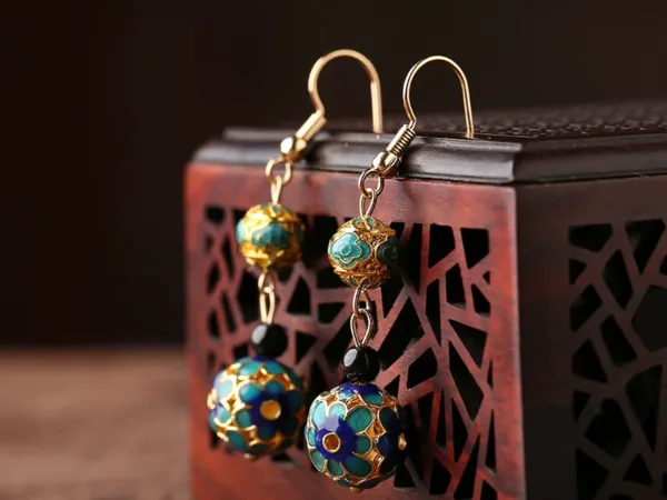 O1CN01nVZVlw2J8iODnNoF5_57399377.webp Cloisonné earrings