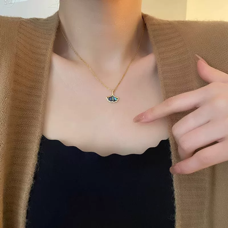 BK141 Ginkgo Leaf Copper Necklace