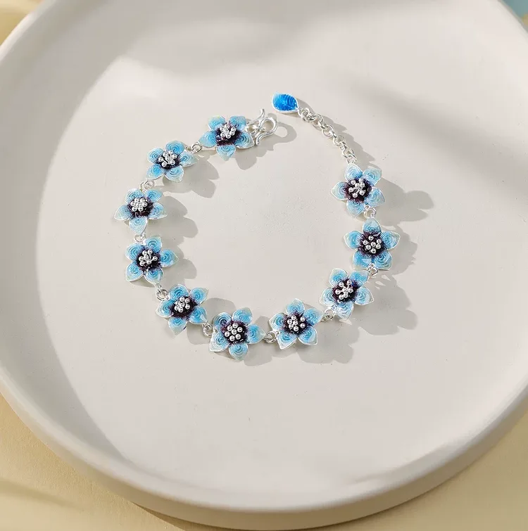 Heritage Cloisonné Enamel Sterling Silver Bangle in garcinia green — craftsmanship close-up