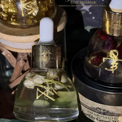 Herbal Infused Oil (with Natural Crystal Blocks)