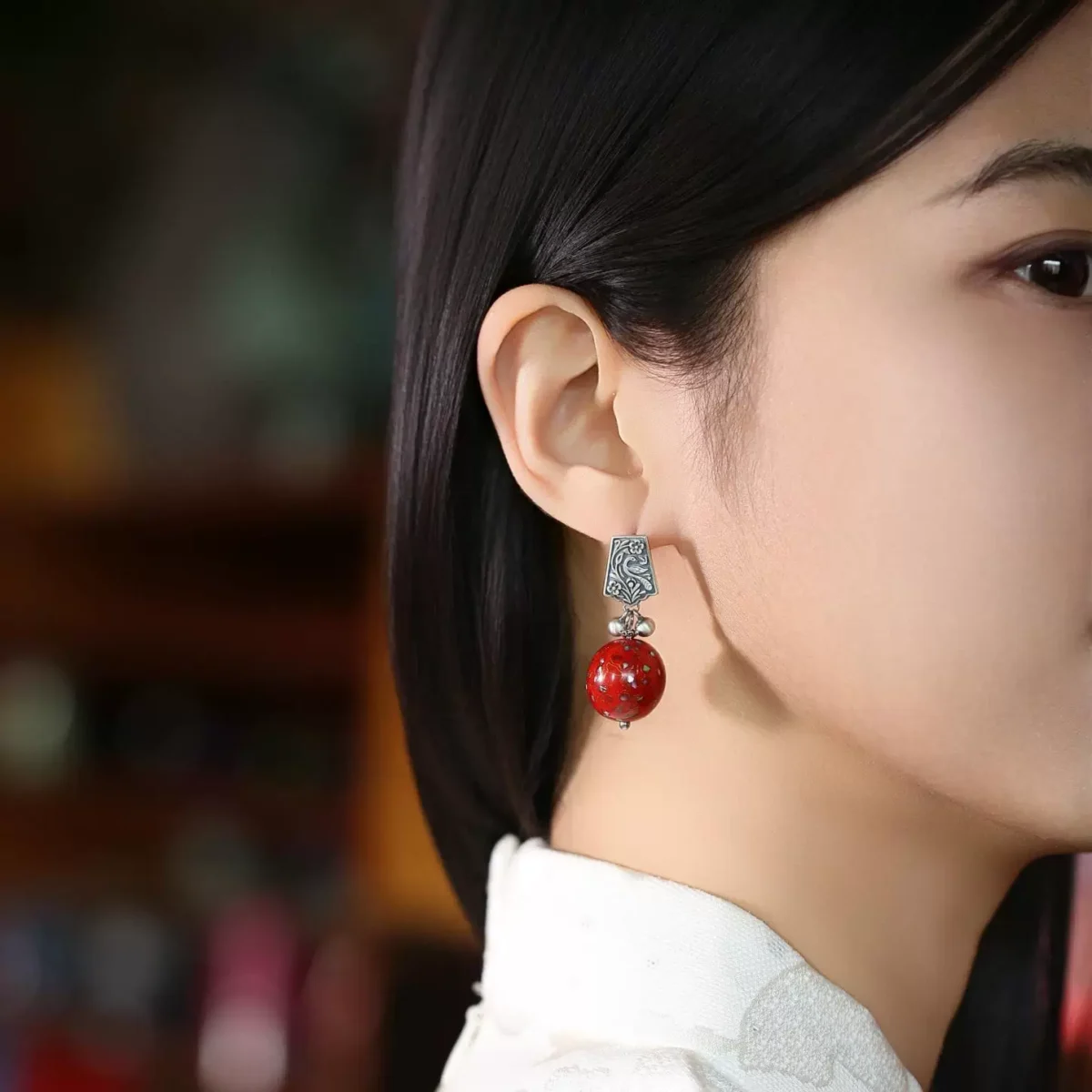 Lacquered pearl earrings