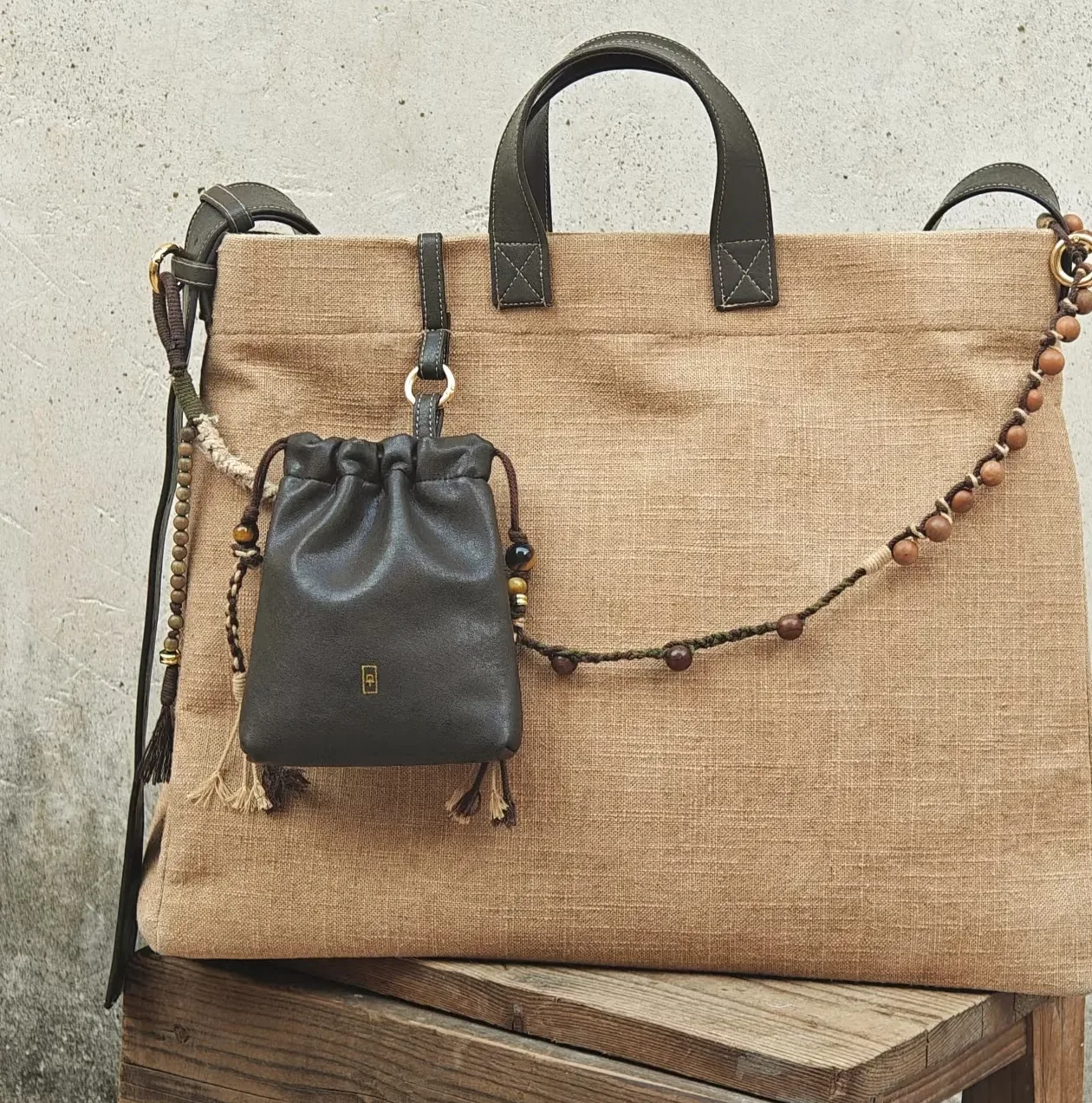 Hand-dyed artisan tote bag for the Bags category