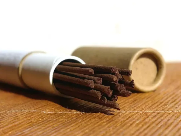 Natural grapefruit leaf incense sticks are handmade