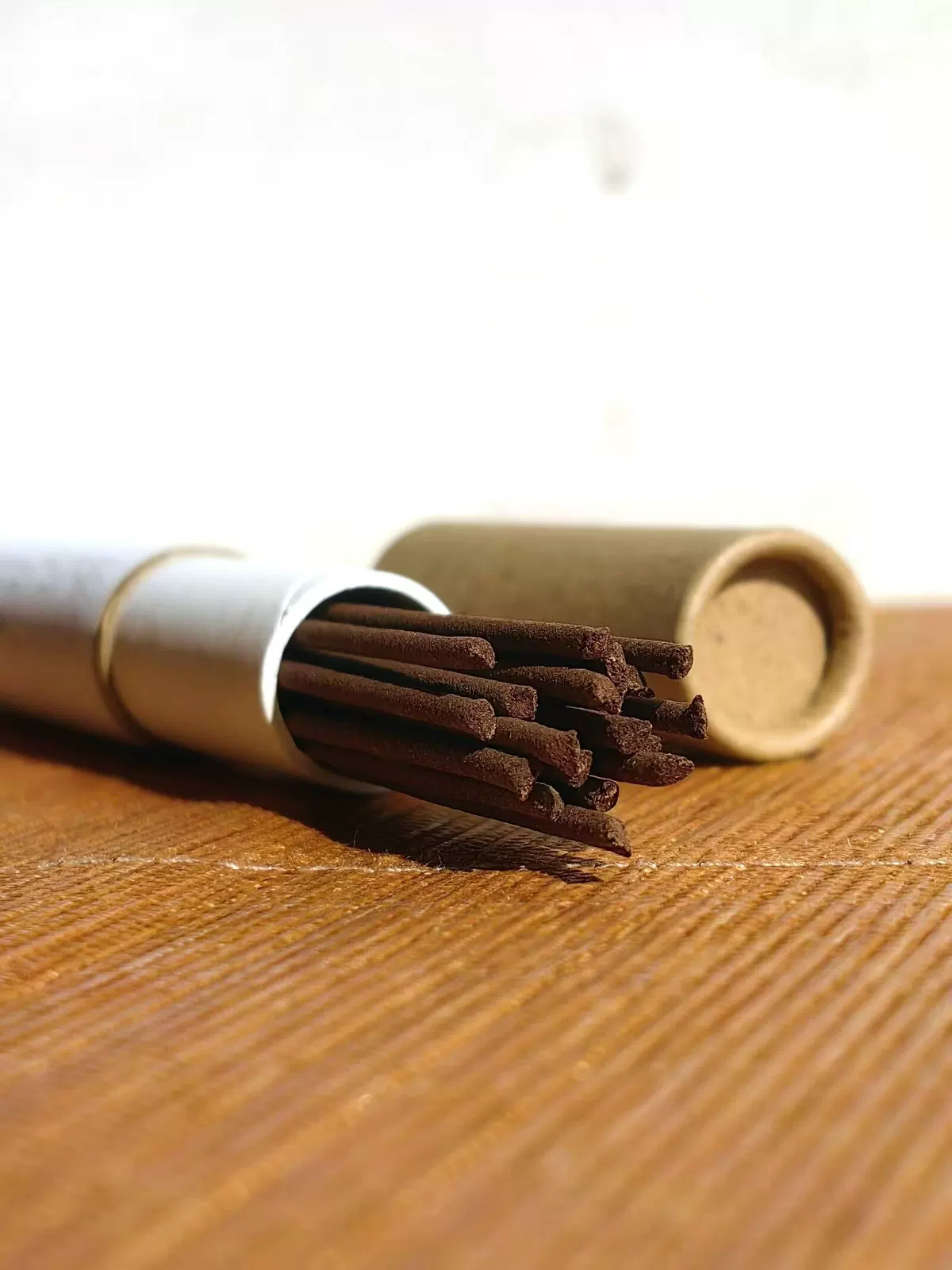 Natural grapefruit leaf incense sticks are handmade