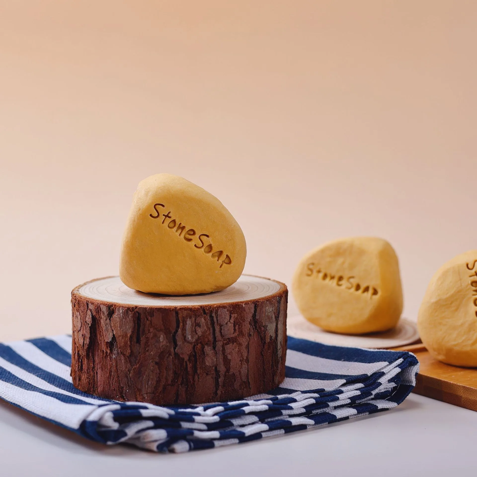 Calendula, Silk Cocoon & Honey-Inspired Care lifestyle image