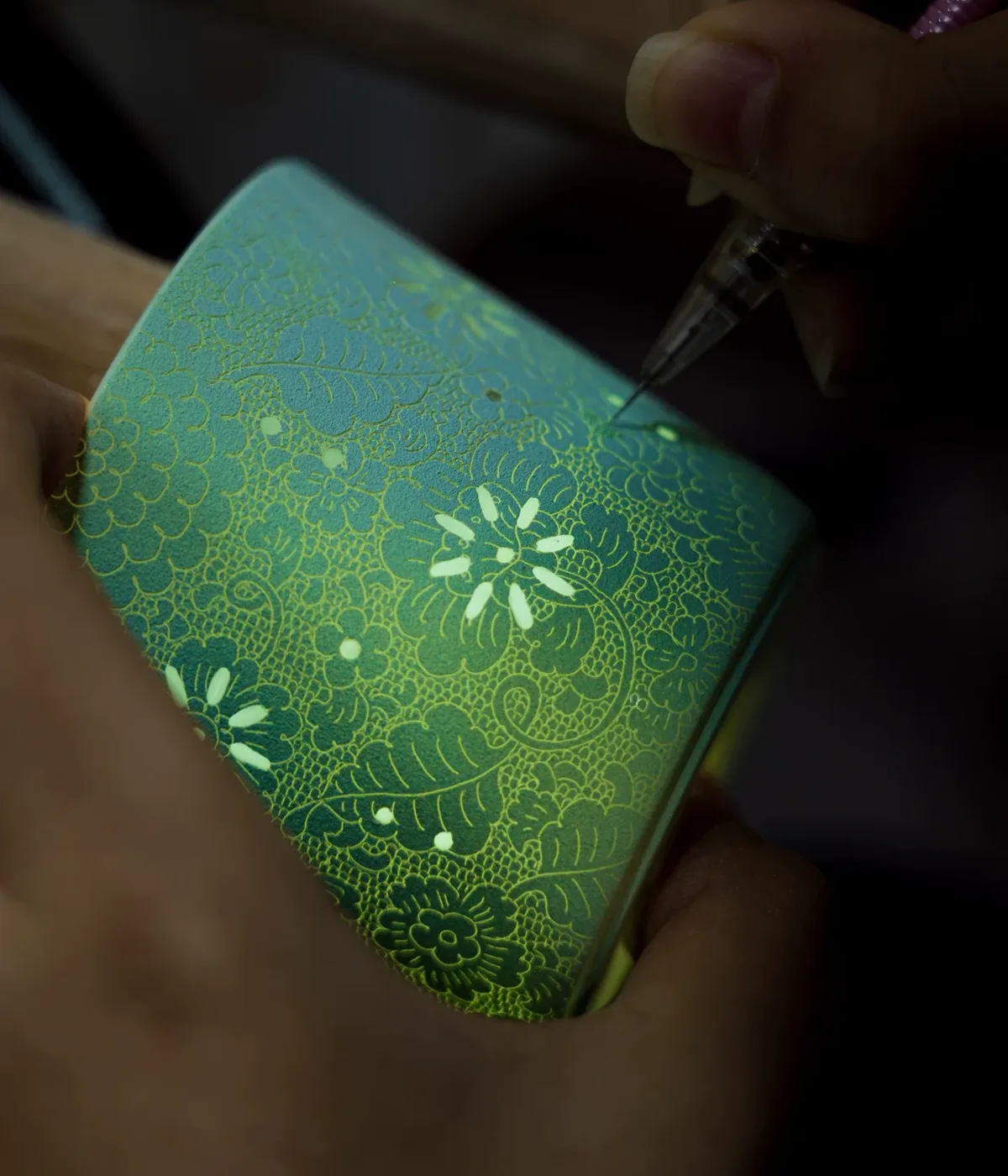 Carved Rice Grain Porcelain Coffee Mug showing rice-grain translucent porcelain ceramic craft