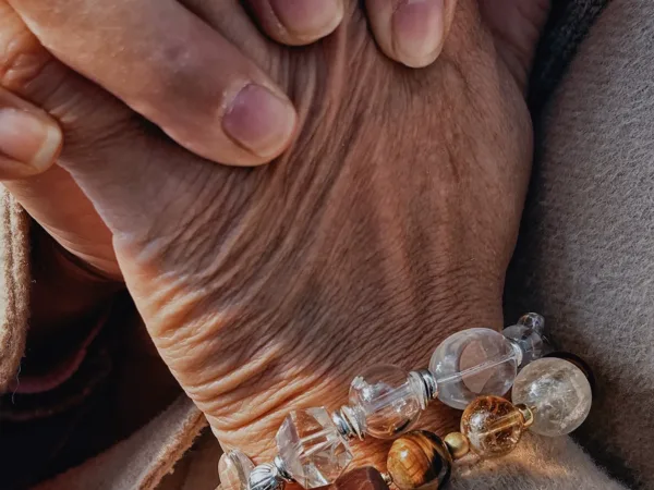 Citrine essential oil crystal bracelet for abundance rituals with injection-based aromatherapy design