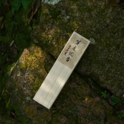 Vietnam Nha Trang Agarwood Incense Sticks (50g) showing natural fragrance and home ritual detail